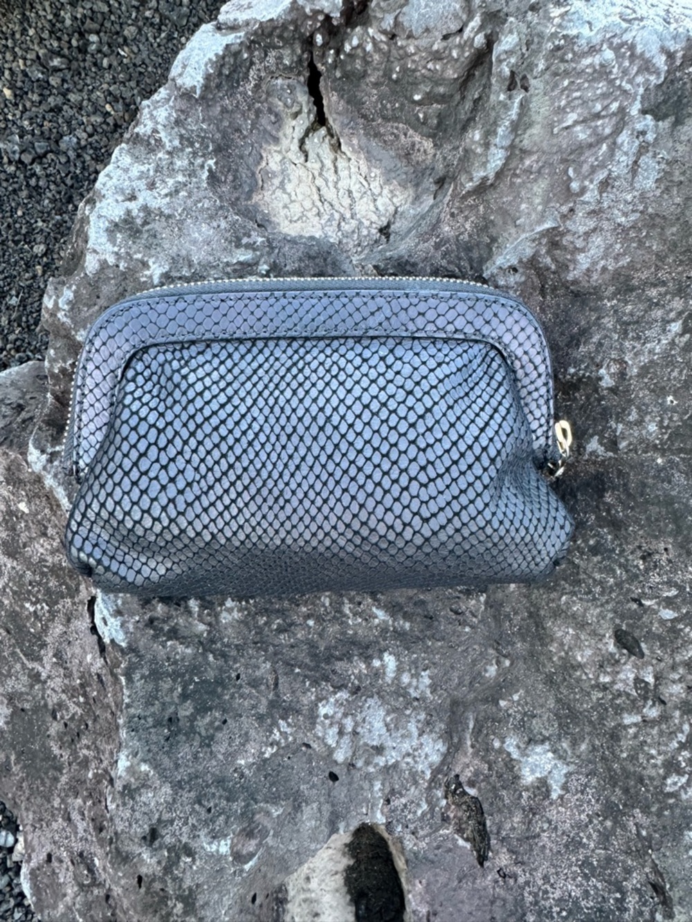 Henri Bendel Black Snakeskin Leather Cosmetic Bag Clutch Pink Lining - Picture 3 of 11